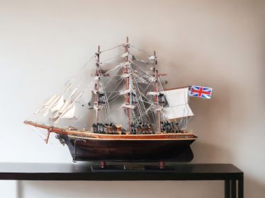 17" Brown Wood and Metal Hand Painted Cutty Sark Model Boat Tabletop Sculpture