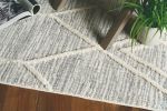 5' X 8' Gray and Ivory Abstract Area Rug