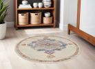 5' Gray And Ivory Round Power Loom Area Rug